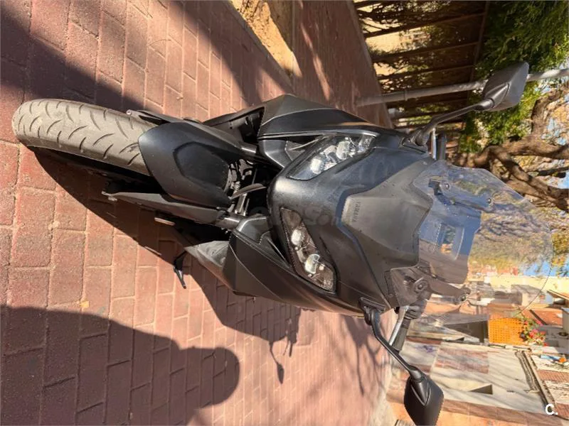 Yamaha TMAX – Vista 5