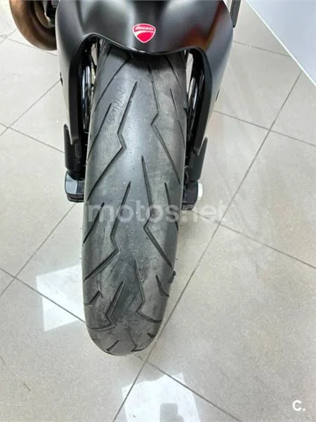 Ducati Monster 821 – Vista 11