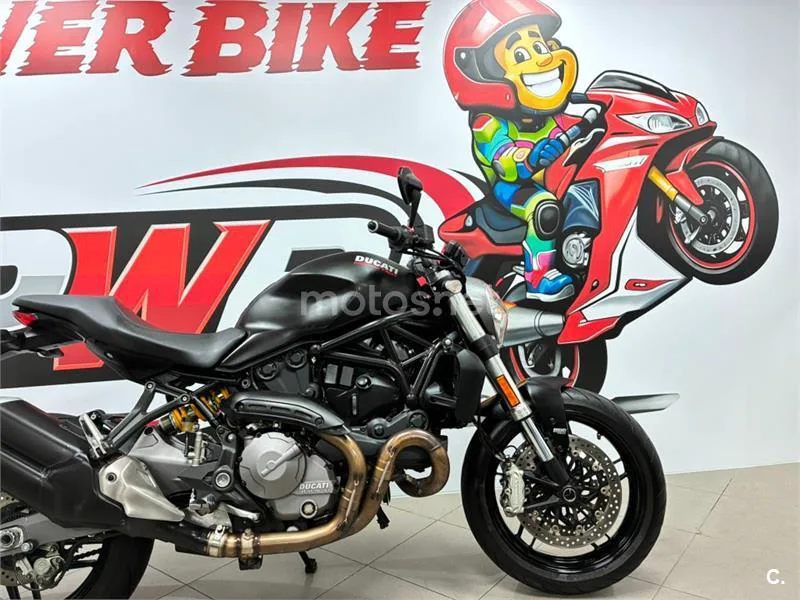 Ducati Monster 821 – Vista 3