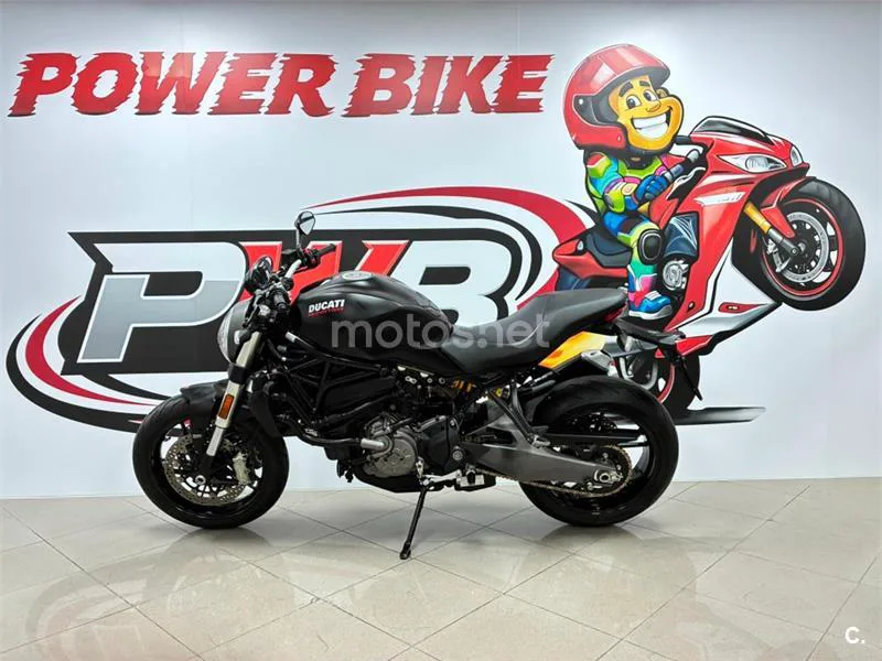 Ducati Monster 821 – Vista 4