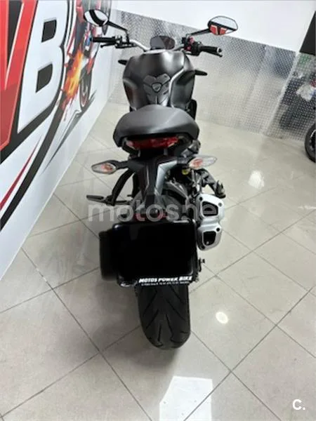Ducati Monster 821 – Vista 9