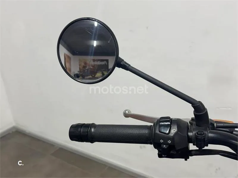 Royal Enfield Scram 411 – Vista 11