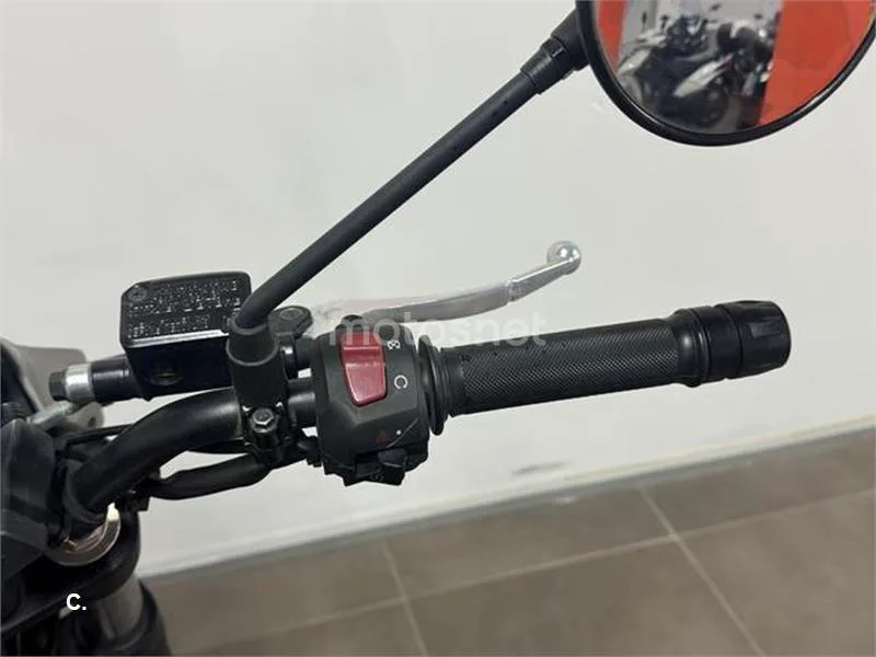 Royal Enfield Scram 411 – Vista 14
