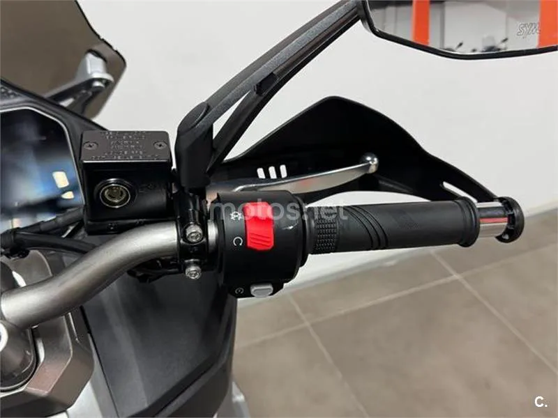 SYM ADX 300 – Vista 14