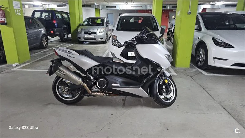Yamaha TMAX – Vista 4