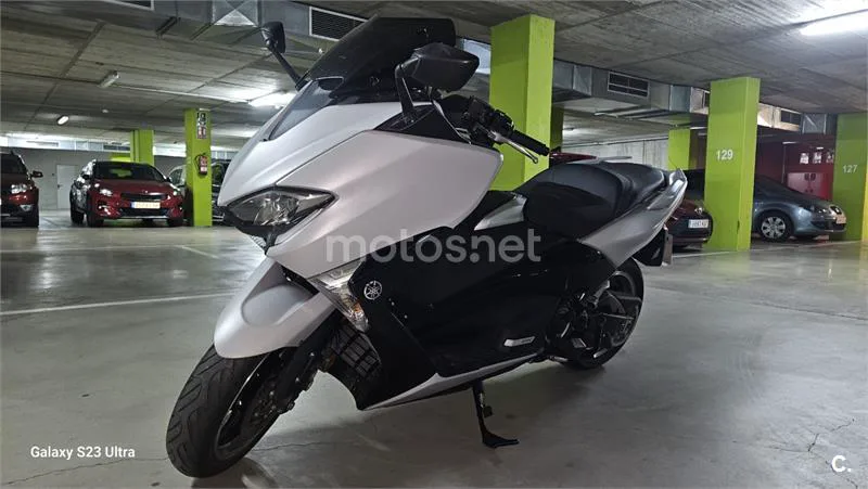 Yamaha TMAX – Vista 5
