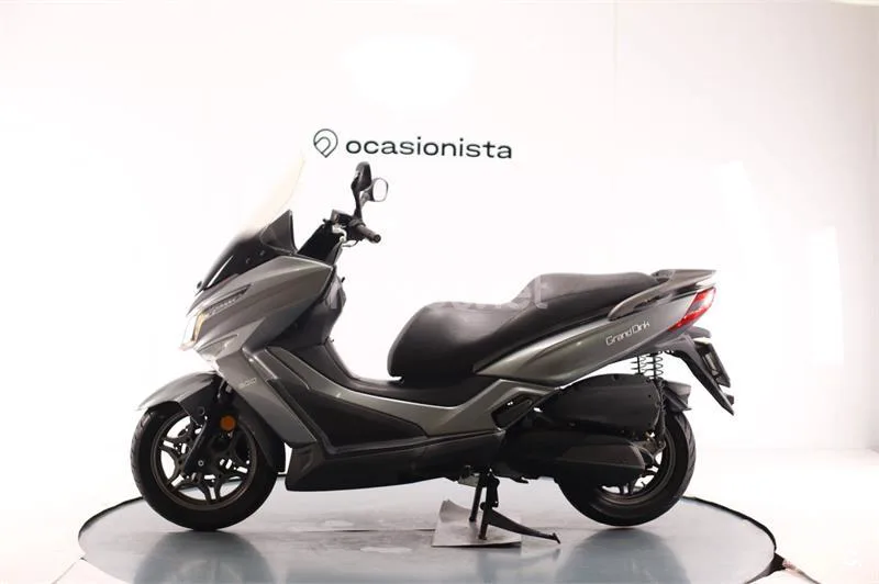 Kymco Grand Dink 300 – Vista 4