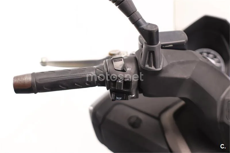 Kymco Grand Dink 300 – Vista 7