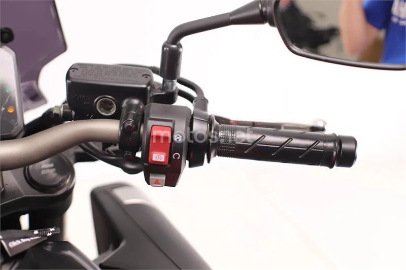 Honda CB 650 R – Vista 8