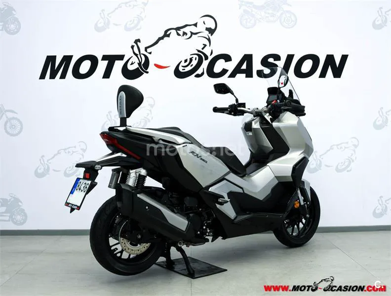Honda ADV 350 – Vista 3