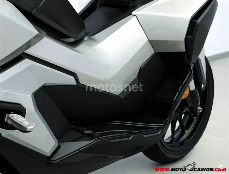 Honda ADV 350 – Vista 5