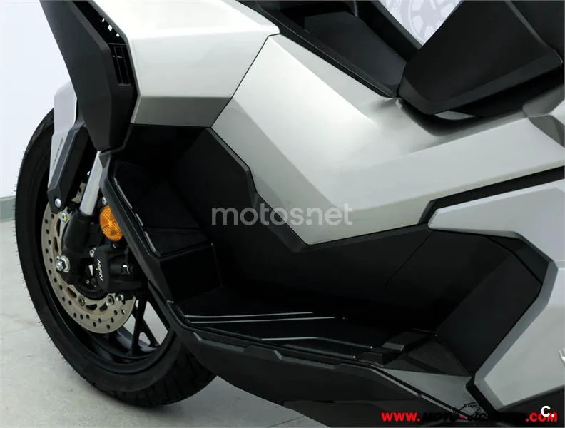 Honda ADV 350 – Vista 9
