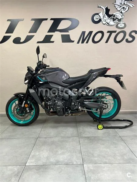 Yamaha MT-09 – Vista 11