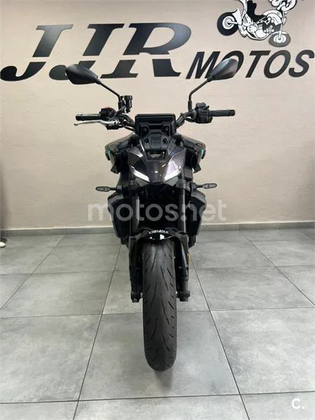 Yamaha MT-09 – Vista 13