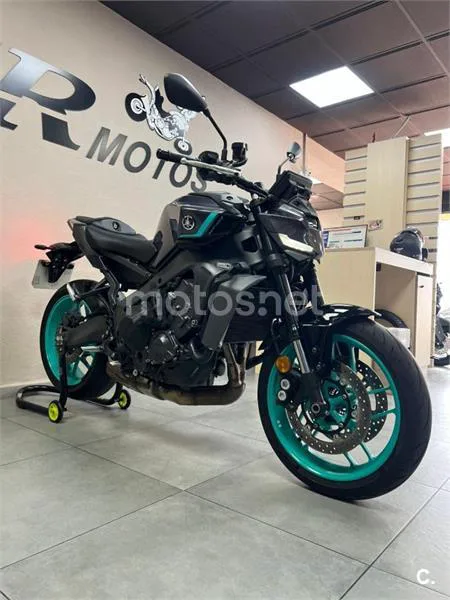 Yamaha MT-09 – Vista 14