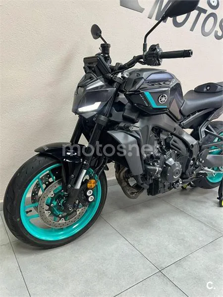 Yamaha MT-09 – Vista 25