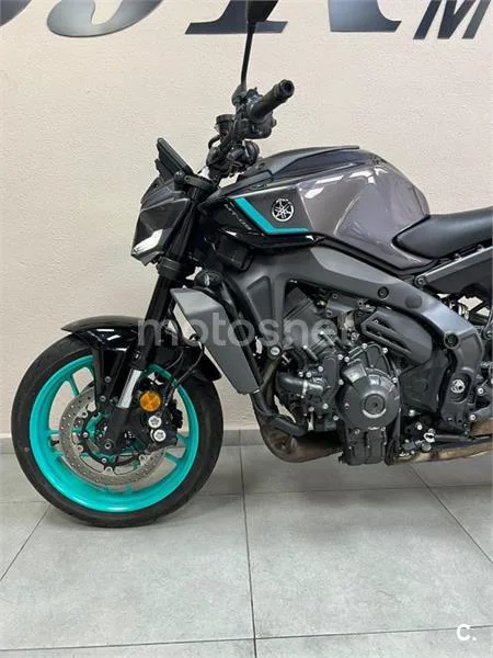 Yamaha MT-09 – Vista 26