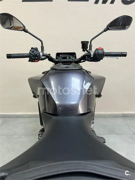 Yamaha MT-09 – Vista 7