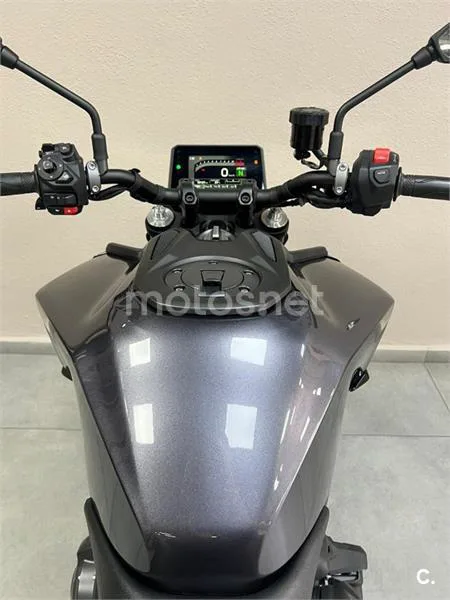 Yamaha MT-09 – Vista 8