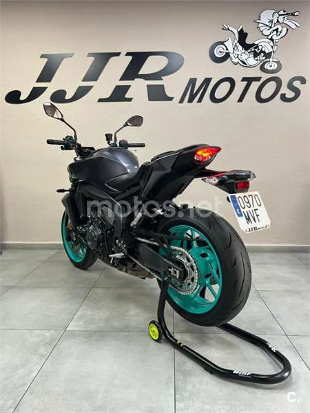 Yamaha MT-09 – Vista 10