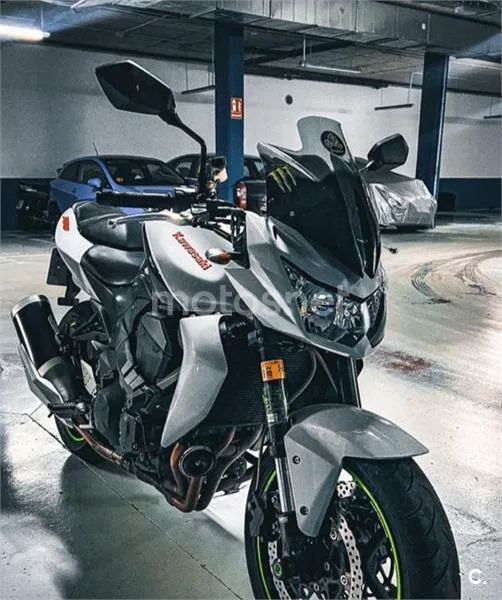 Kawasaki Z 750 – Vista 2