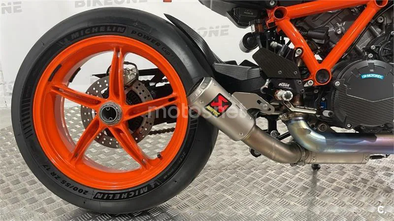 KTM 1290 Super Duke R – Vista 11