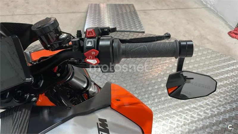 KTM 1290 Super Duke R – Vista 13