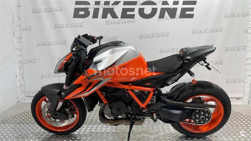 KTM 1290 Super Duke R – Vista 5