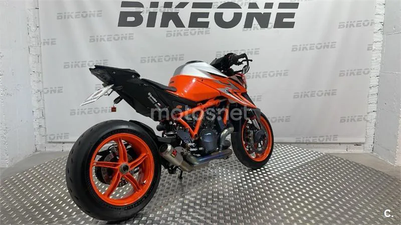KTM 1290 Super Duke R – Vista 9