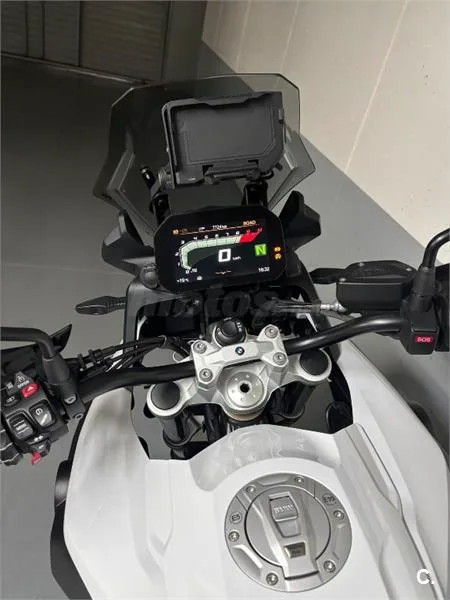 BMW F 750 – Vista 7