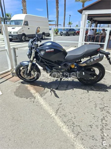 Ducati Monster 696 – Vista 3