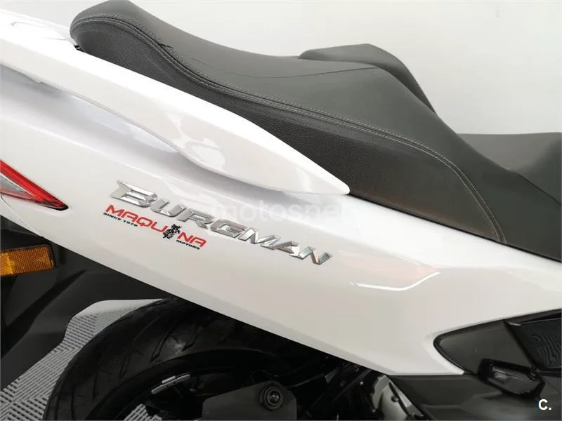 Suzuki Burgman 400 – Vista 12