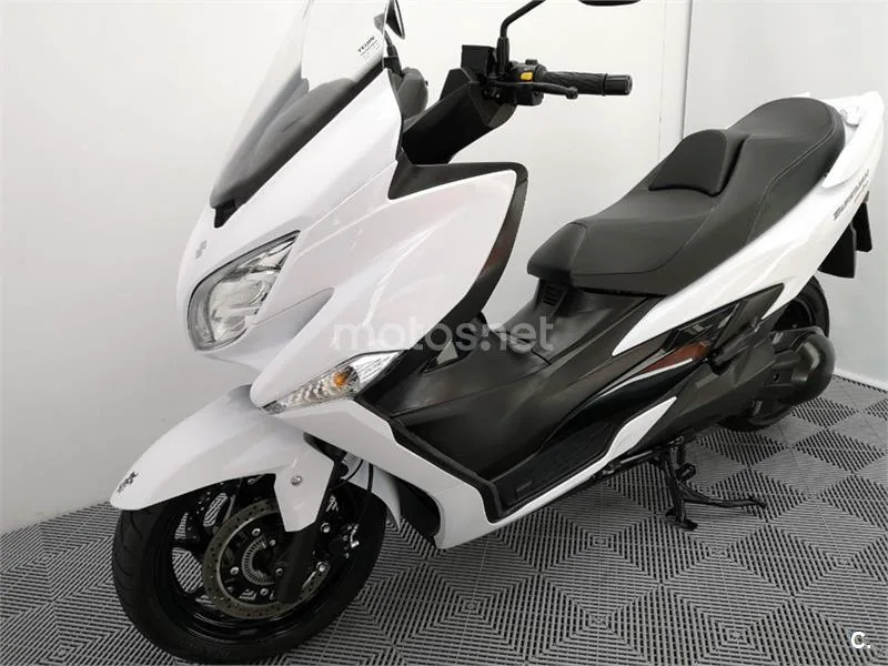 Suzuki Burgman 400 – Vista 14