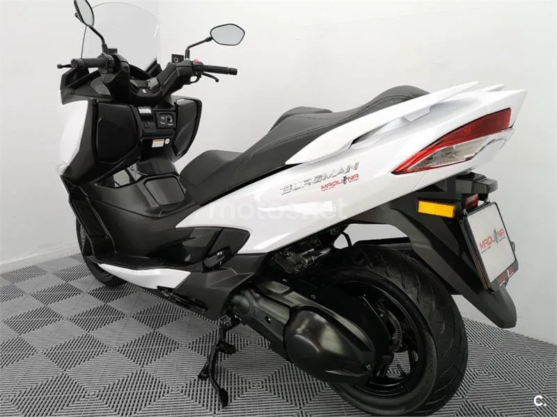 Suzuki Burgman 400 – Vista 16