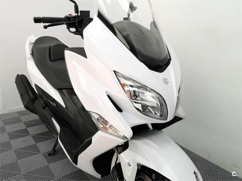 Suzuki Burgman 400 – Vista 3