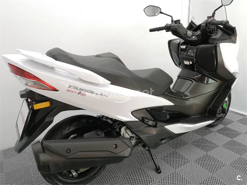 Suzuki Burgman 400 – Vista 4
