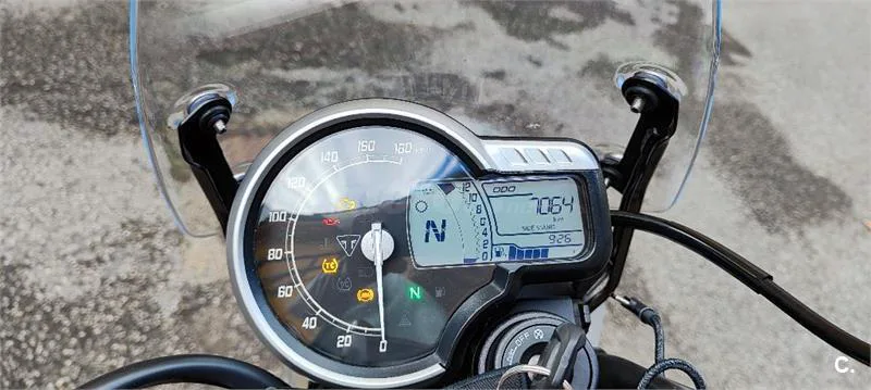 Triumph Speed 400 – Vista 4
