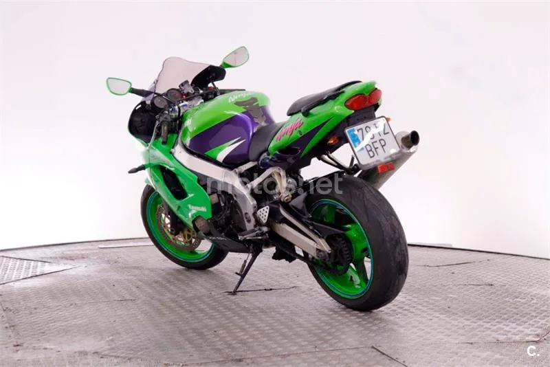 Kawasaki Ninja ZX-9R – Vista 6