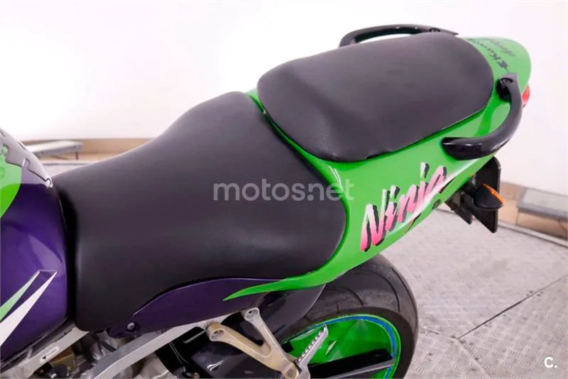 Kawasaki Ninja ZX-9R – Vista 10