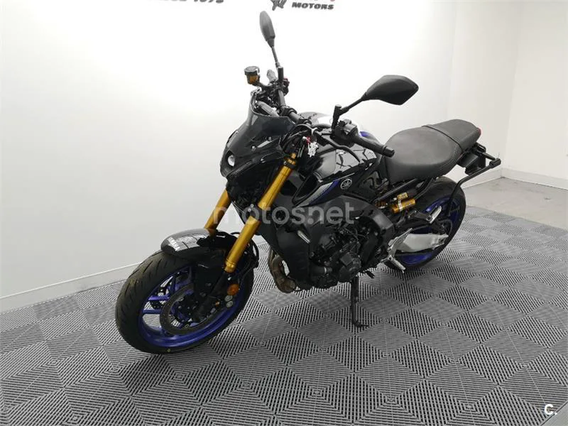 Yamaha MT-09 – Vista 15