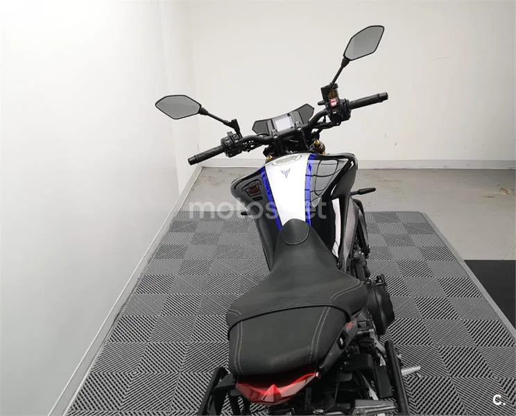 Yamaha MT-09 – Vista 7