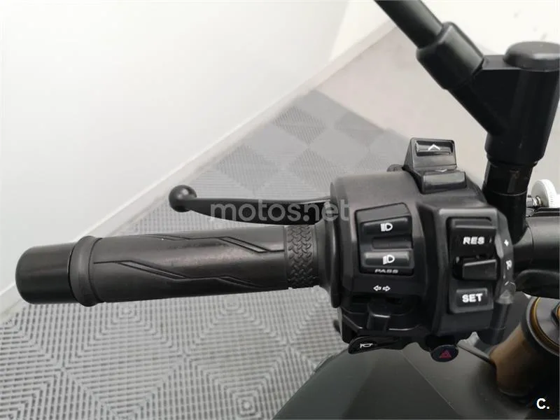 Yamaha MT-09 – Vista 9