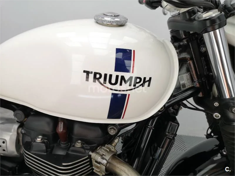Triumph Street Twin – Vista 12