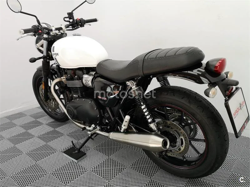 Triumph Street Twin – Vista 16