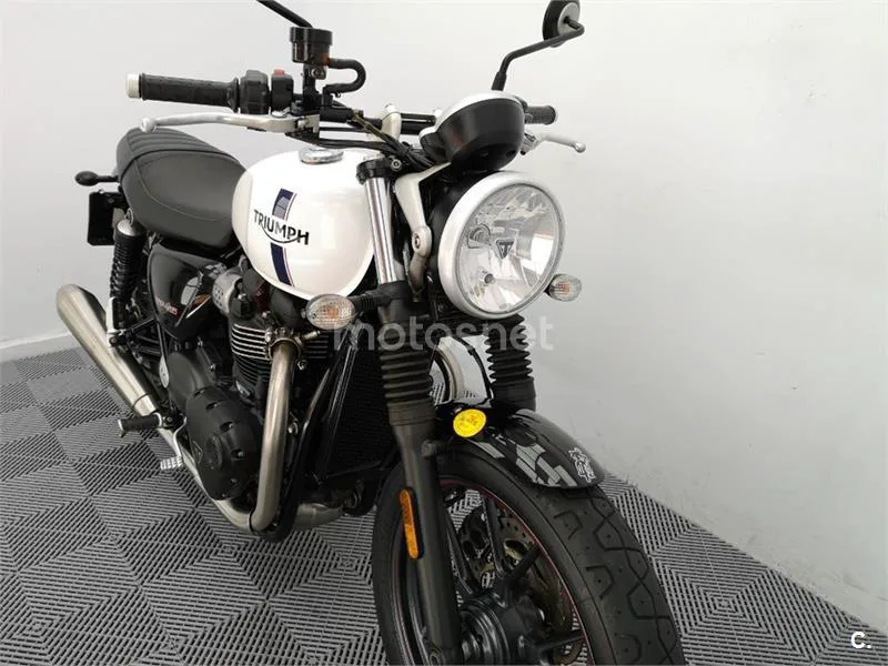 Triumph Street Twin – Vista 3