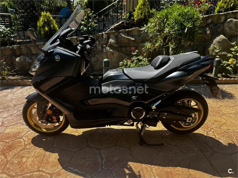 Yamaha TMAX – Vista 3