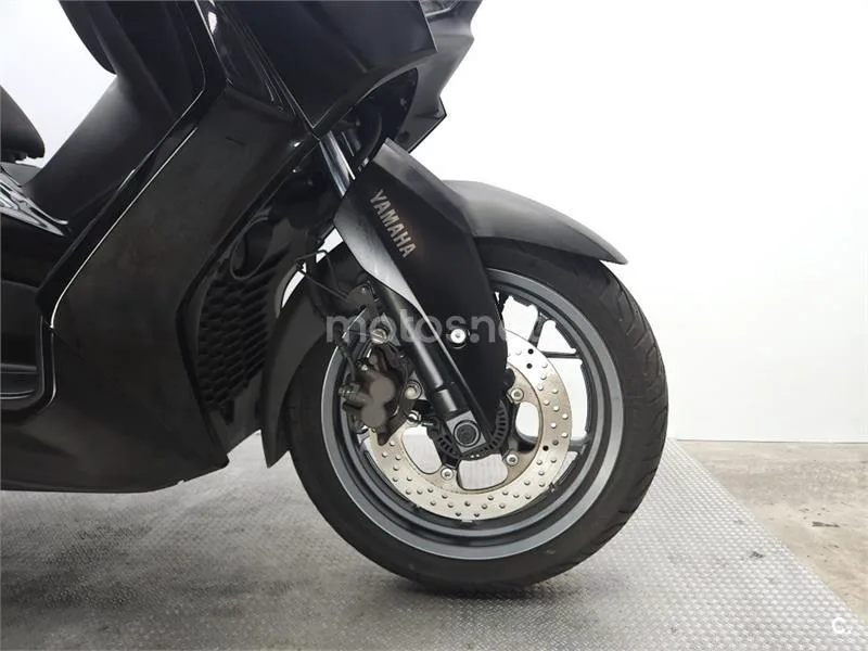 Yamaha XMAX 300 – Vista 7