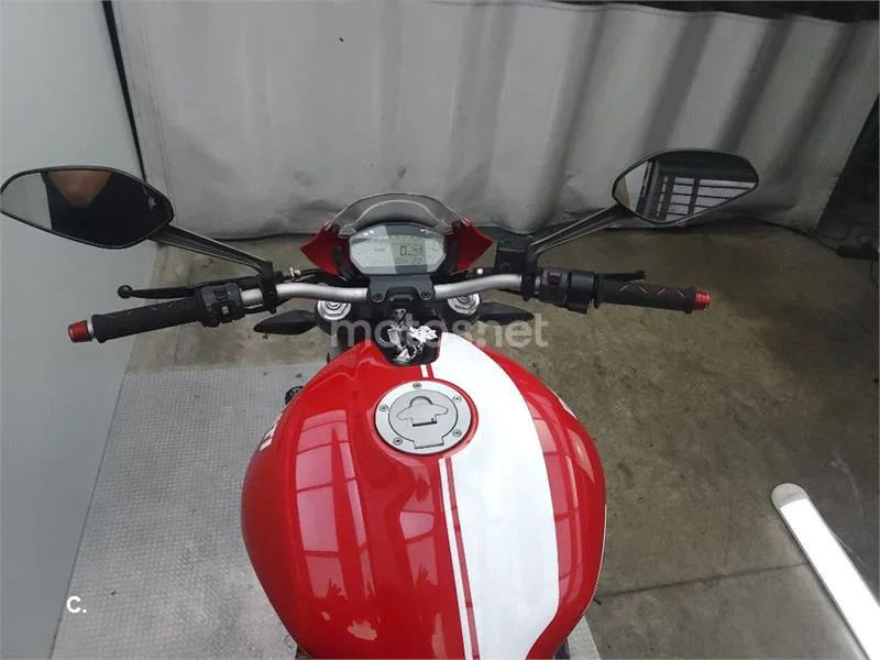 Ducati Monster 821 – Vista 8