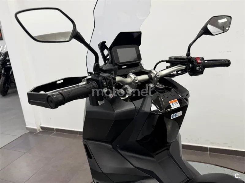 Honda X-ADV – Vista 12