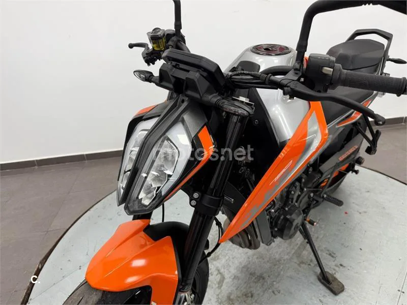 KTM 790 – Vista 19